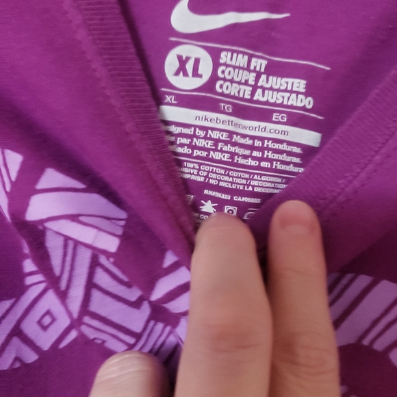 Nike t-shirt. - Picture 2 of 2